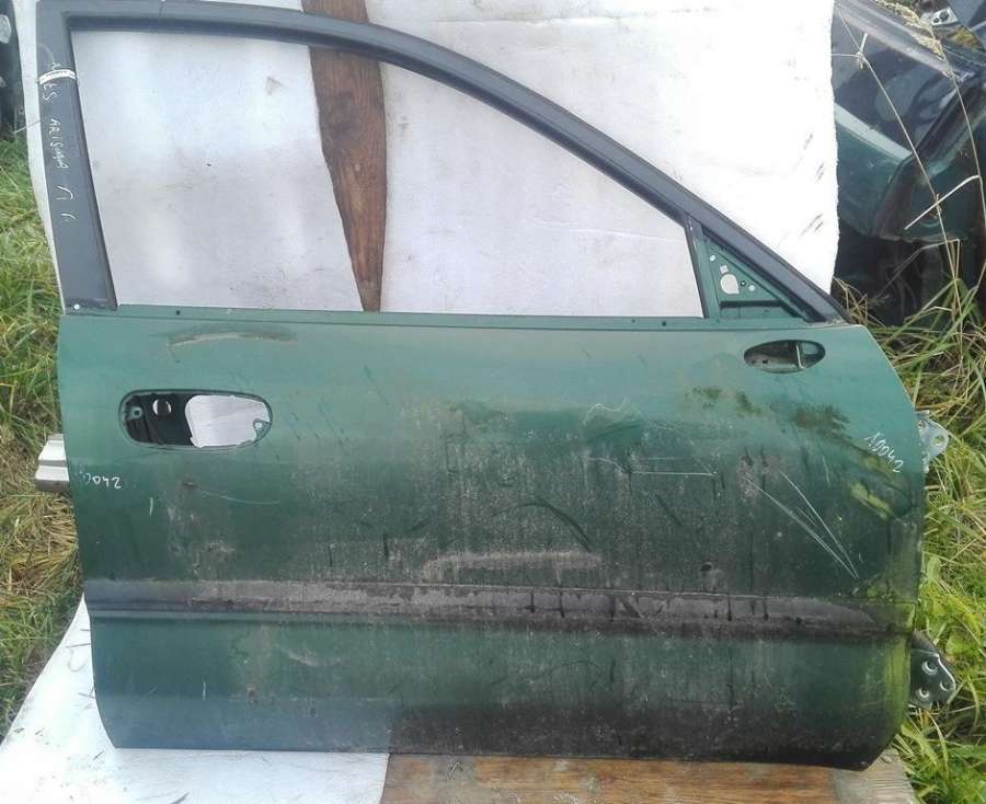 Уплотнитель к Mitsubishi Carisma 1998
