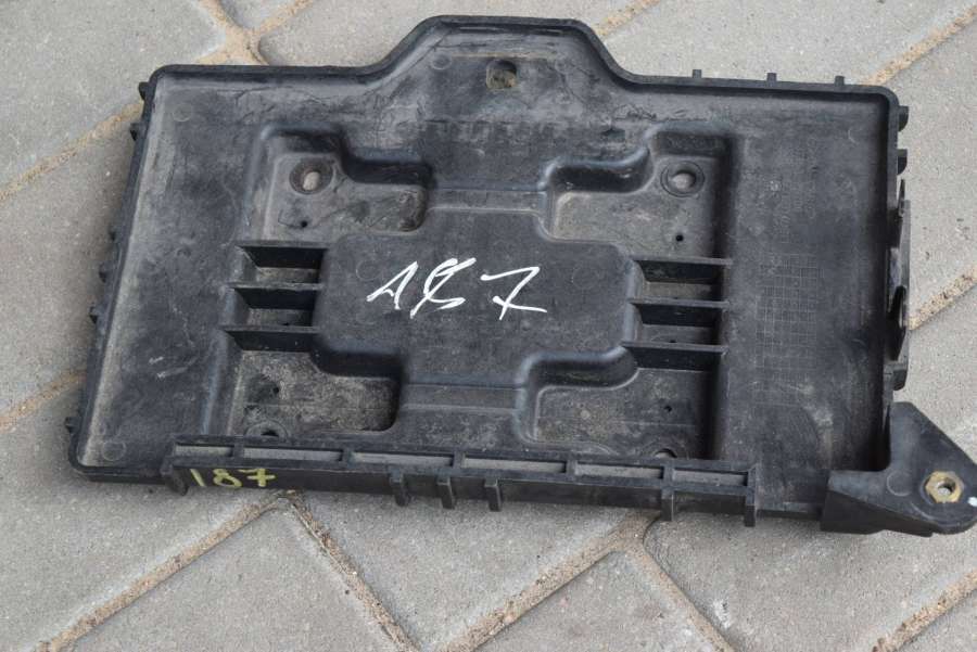 Полка аккумулятора к Hyundai Santa Fe 2007
