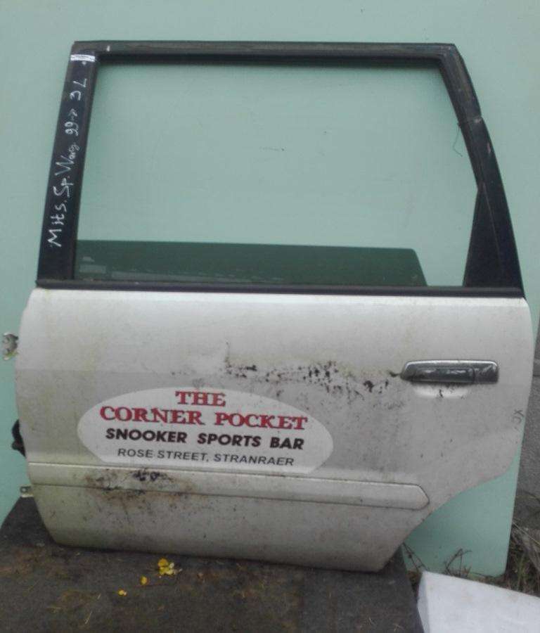 Уплотнитель к Mitsubishi Space Wagon 2002