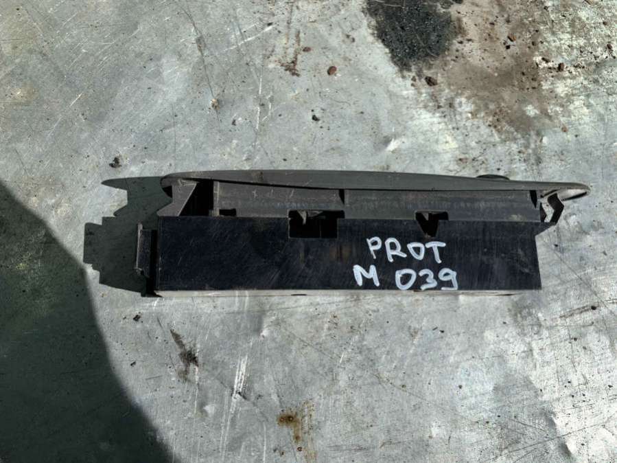 Блок управления стеклоподъемниками  к Proton Persona 1999