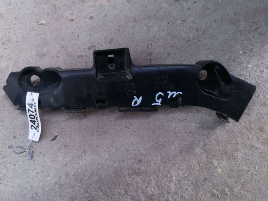 Кронштейн крыла  к Mazda 5 2006