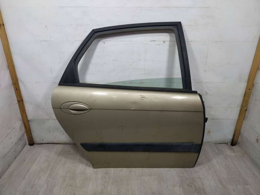 Уплотнитель к Citroen C5 2005