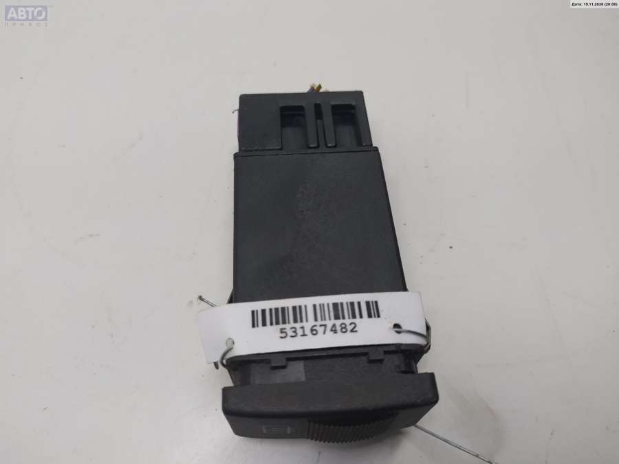 Кнопка  к Audi A4 1998