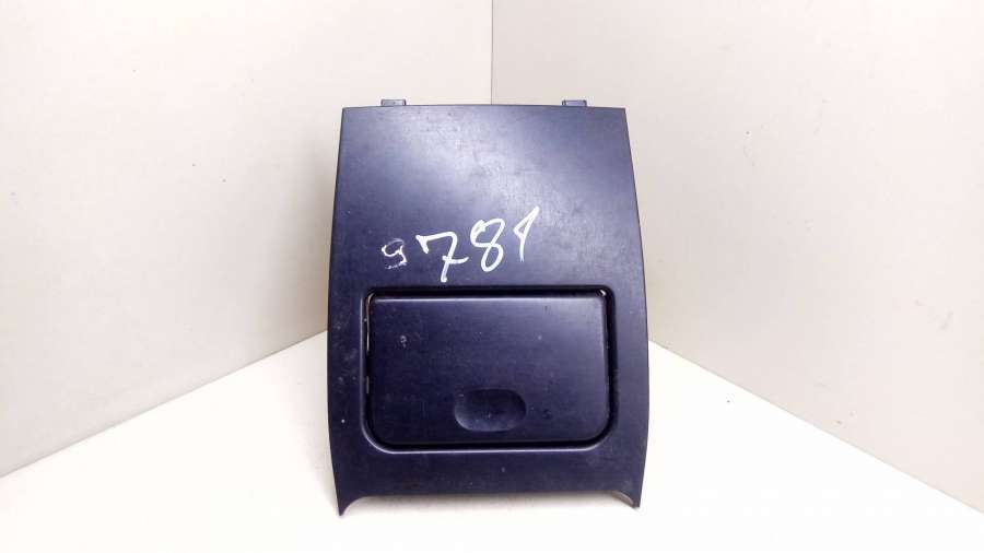 Пепельница к Peugeot 406 1996