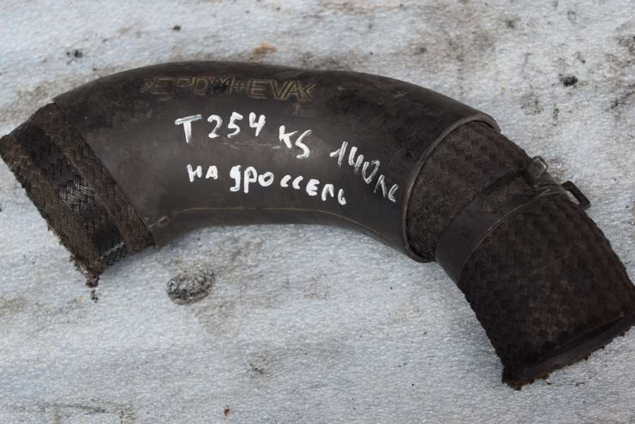 Патрубок интеркулера к Kia Sorento 2004