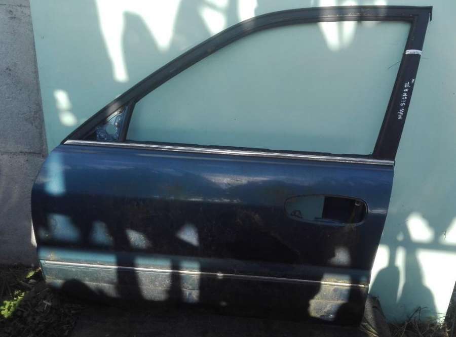 Уплотнитель к Mitsubishi Sigma 1995