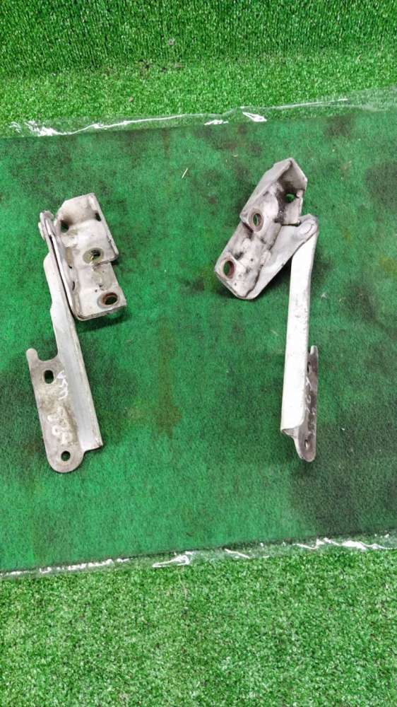 Петля капота к Mazda 626 1999