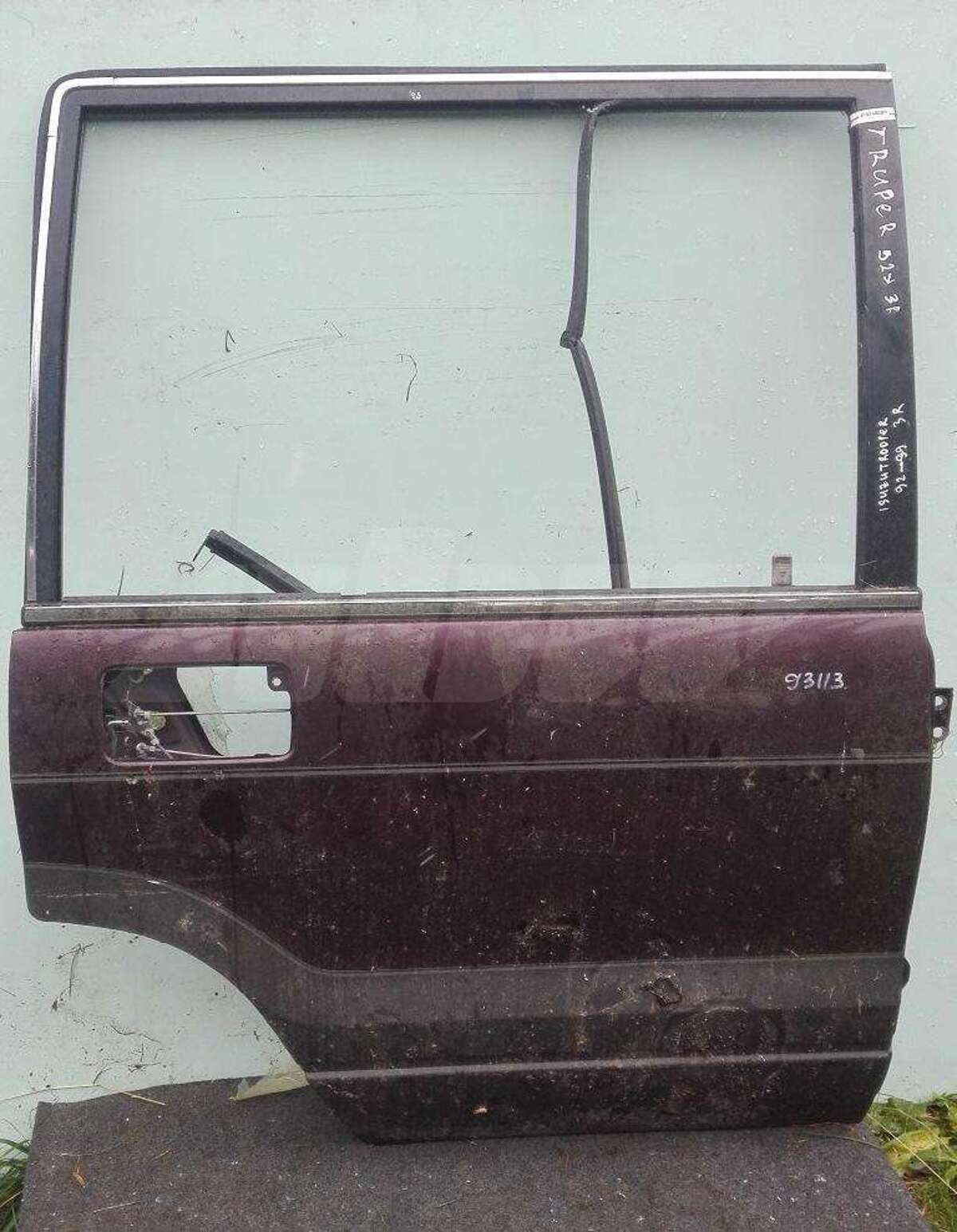 Дверь задняя правая к Isuzu Trooper 1997