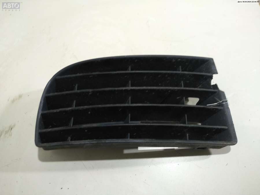 Решетка бампера к Volkswagen Golf 2004