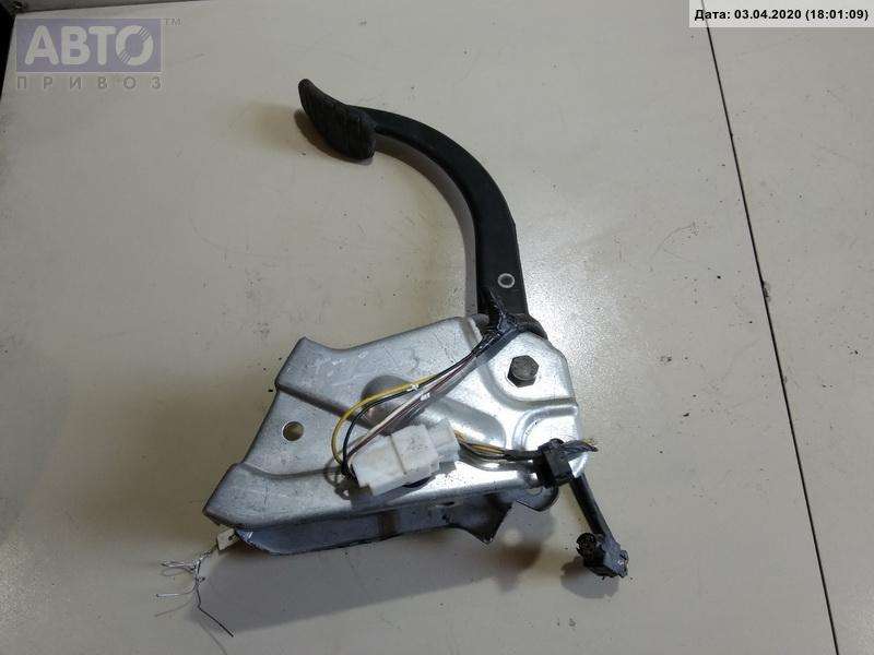 Педаль тормоза к Opel Vivaro 2003