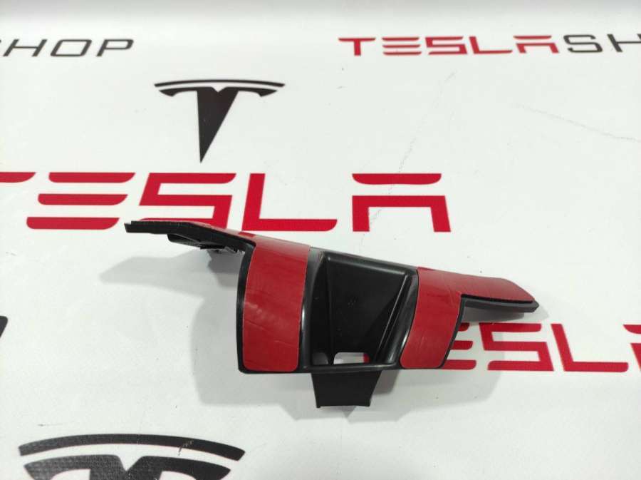 Кронштейн крепления бампера к Tesla Model S 2021