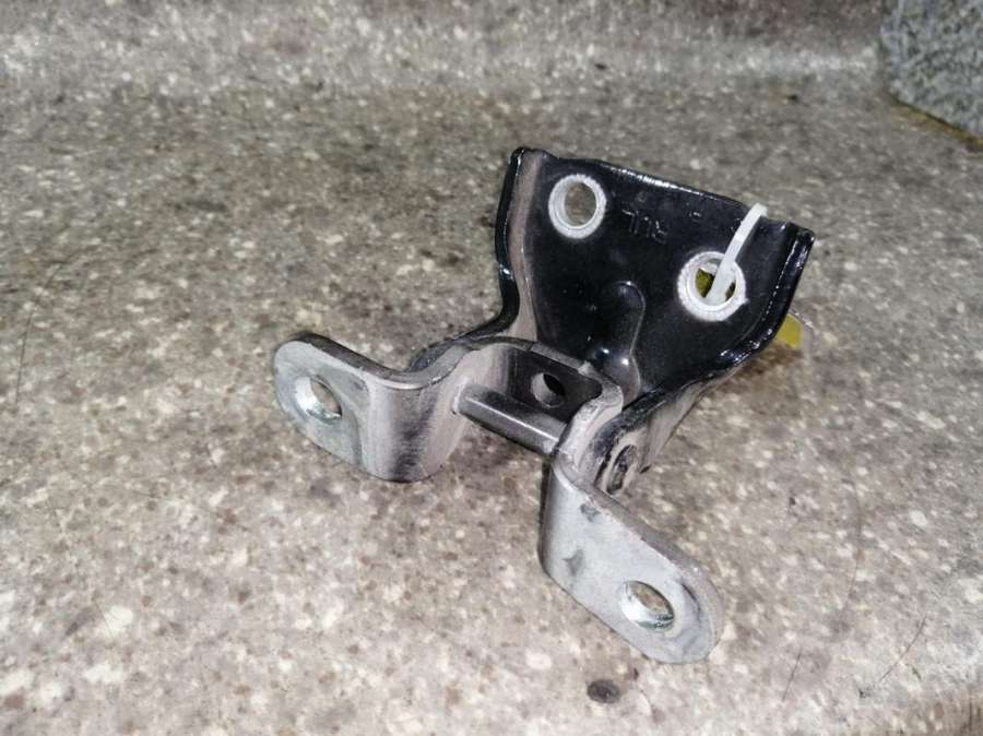 Петля двери задней левой к Hyundai Tucson 2007