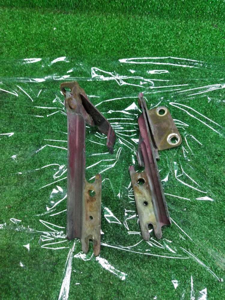 Петля капота к Mazda 626 1993