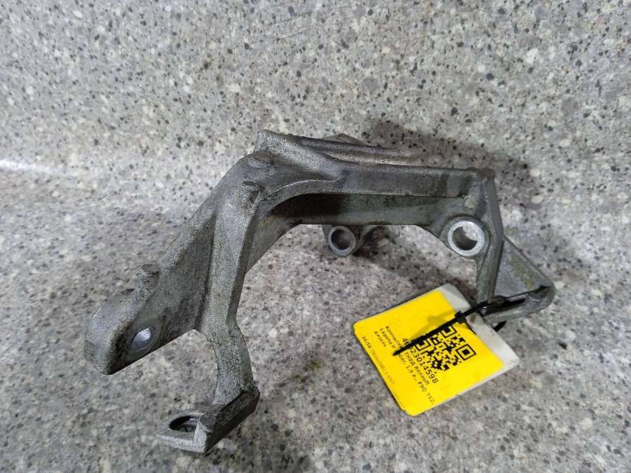 Крепление ТНВД к Renault Laguna 2004