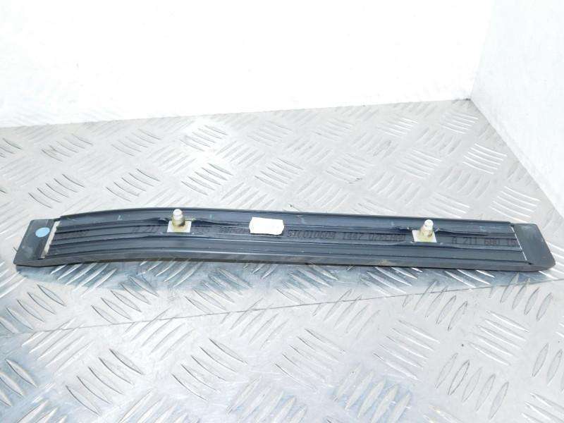 Накладка к Mercedes-Benz W124 2004