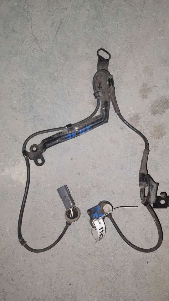 Датчик ABS к Mazda 323 2001