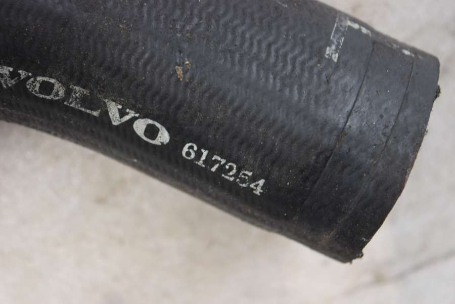 Патрубок интеркулера к Volvo S40 2003