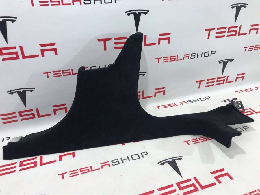 Обшивка стойки к Tesla Model S 2021
