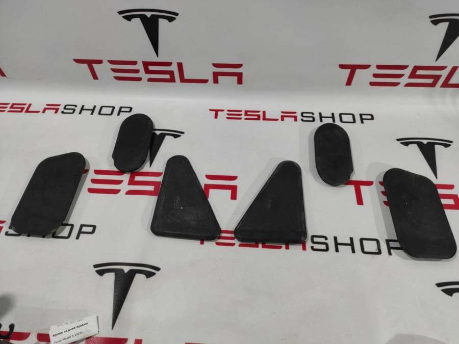 Заглушка к Tesla Model 3 2018