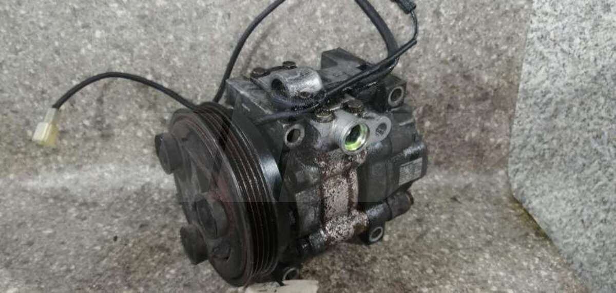 Компрессор кондиционера к Mazda MX-3 1995