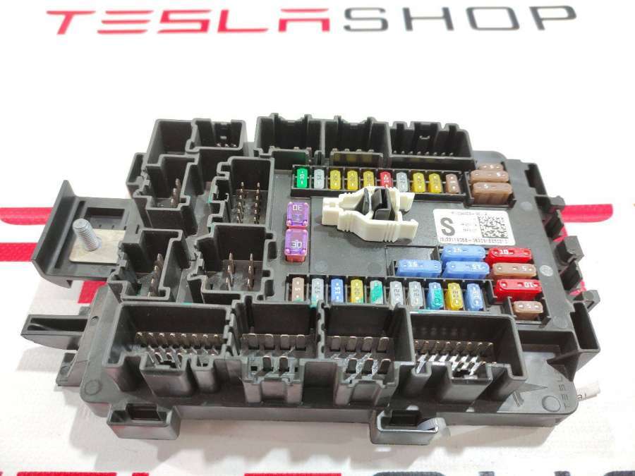 Короб предохранителей к Tesla Model S 2016
