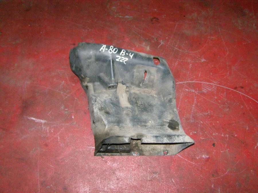 Воздухозаборник к Audi 80 1994