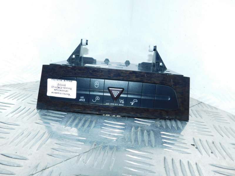 Кнопка  к Mercedes-Benz W124 2009