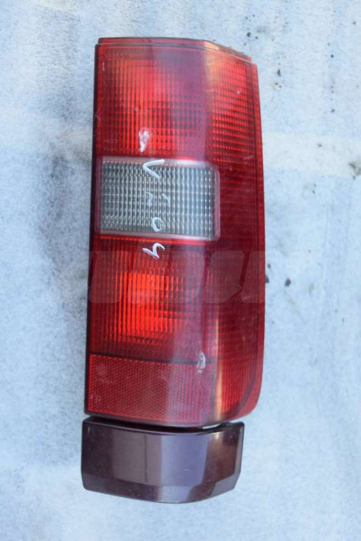 Фонарь задний правый к Volvo V70 1998