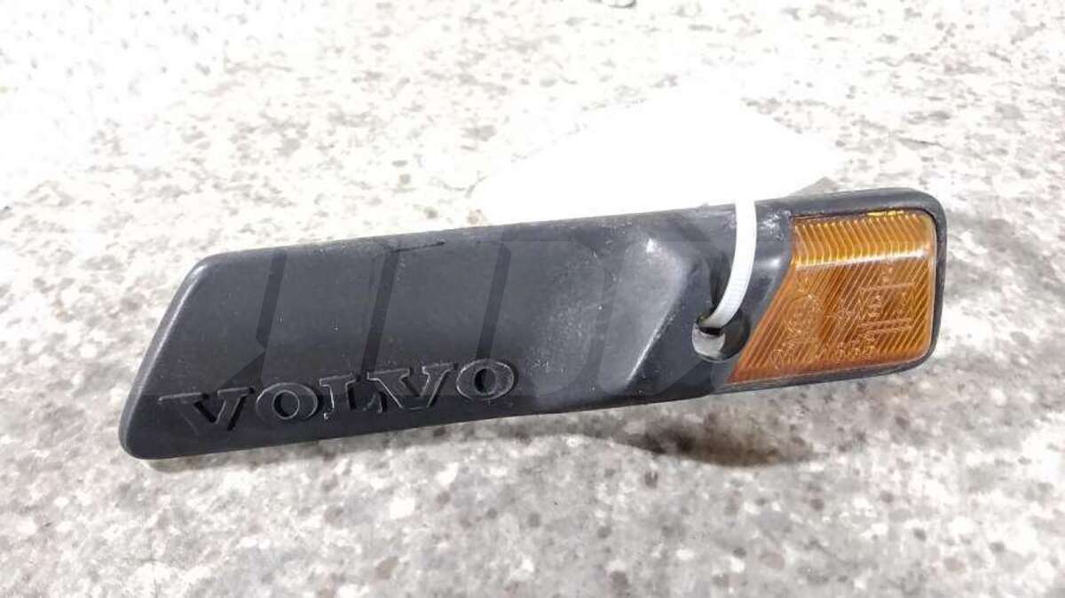 Повторитель передний левый к Volvo 440 1992