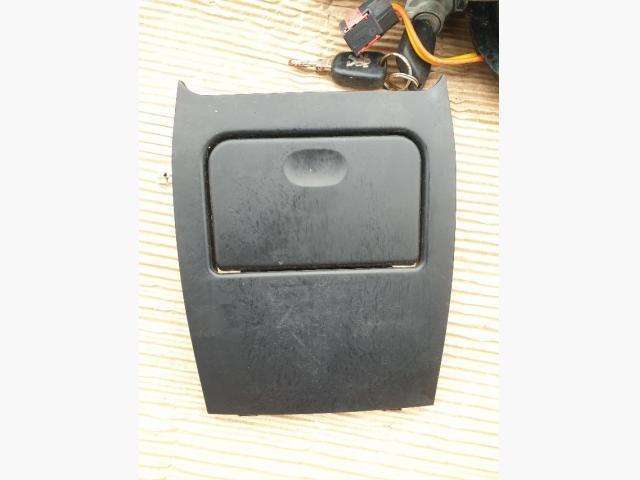Пепельница к Peugeot 406 2002