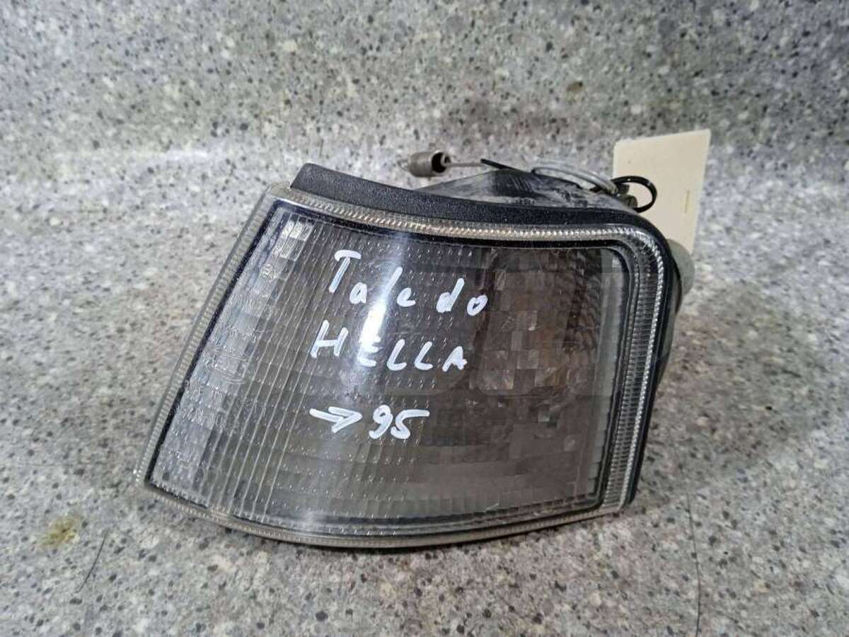 Поворотник левый к SEAT Toledo 1993