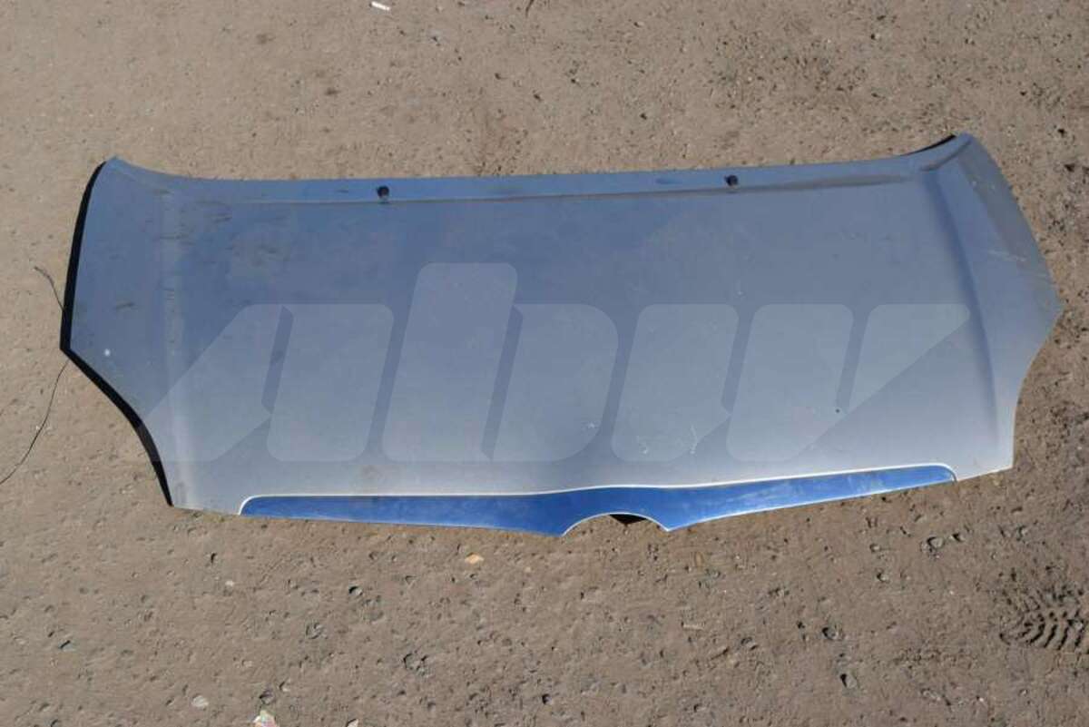 Капот к Toyota Corolla Verso 2004