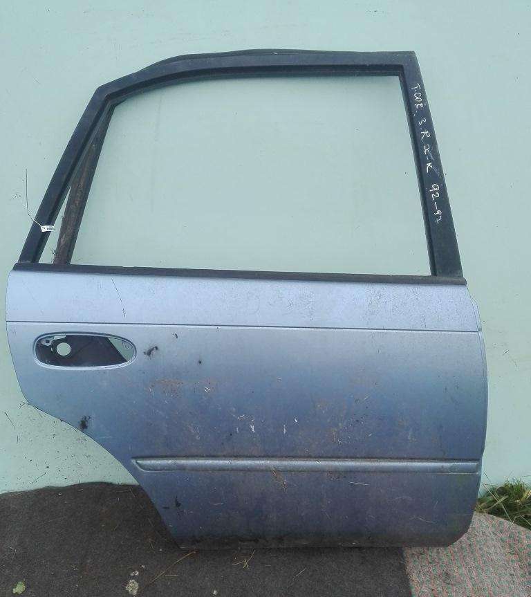 Уплотнитель к Toyota Corolla Verso 1995
