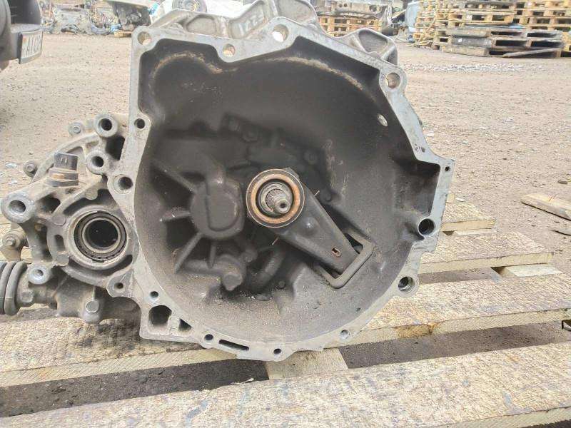 КПП механическая (МКПП) к Kia Carens 2004