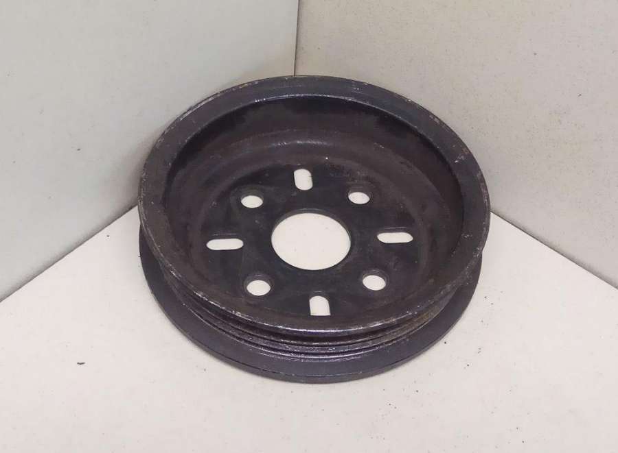 Шкив помпы к Nissan Almera 2002