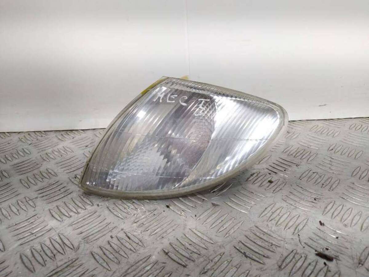 Поворотник левый к Renault Megane 1997
