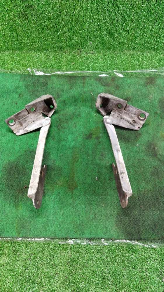 Петля капота к Mazda 626 1998