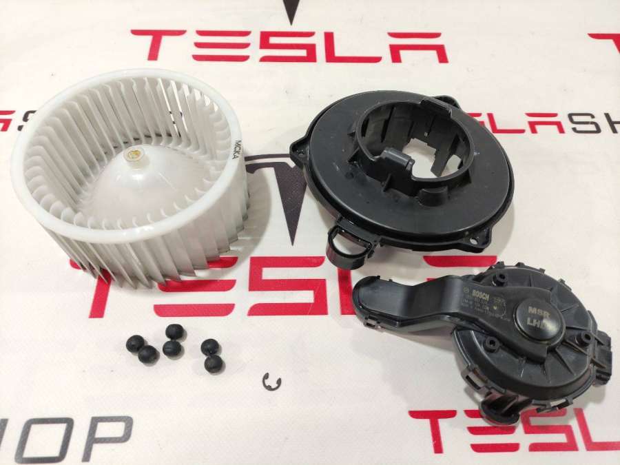 Моторчик печки к Tesla Model X 2017