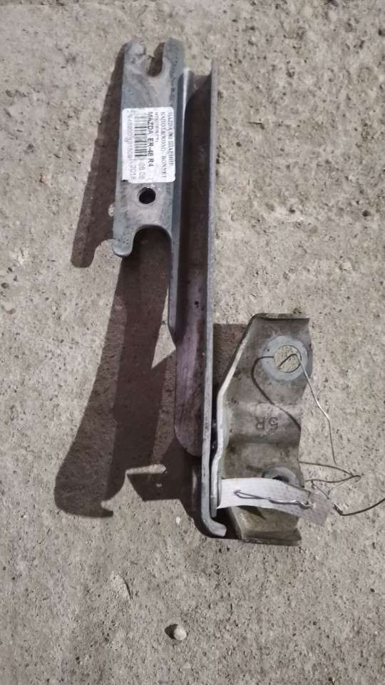 Петля капота правая к Mazda 323 2000