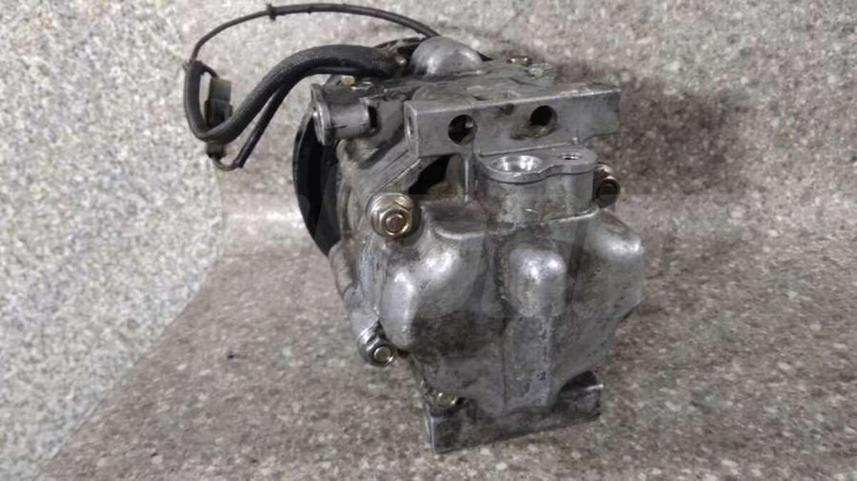 Компрессор кондиционера к Mazda 626 1995
