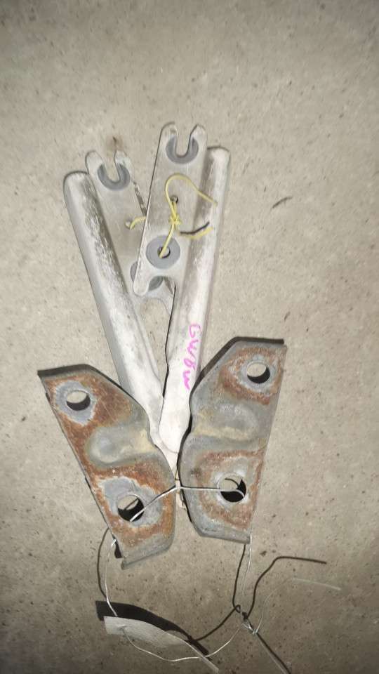 Петля капота правая к Mazda 626 2002