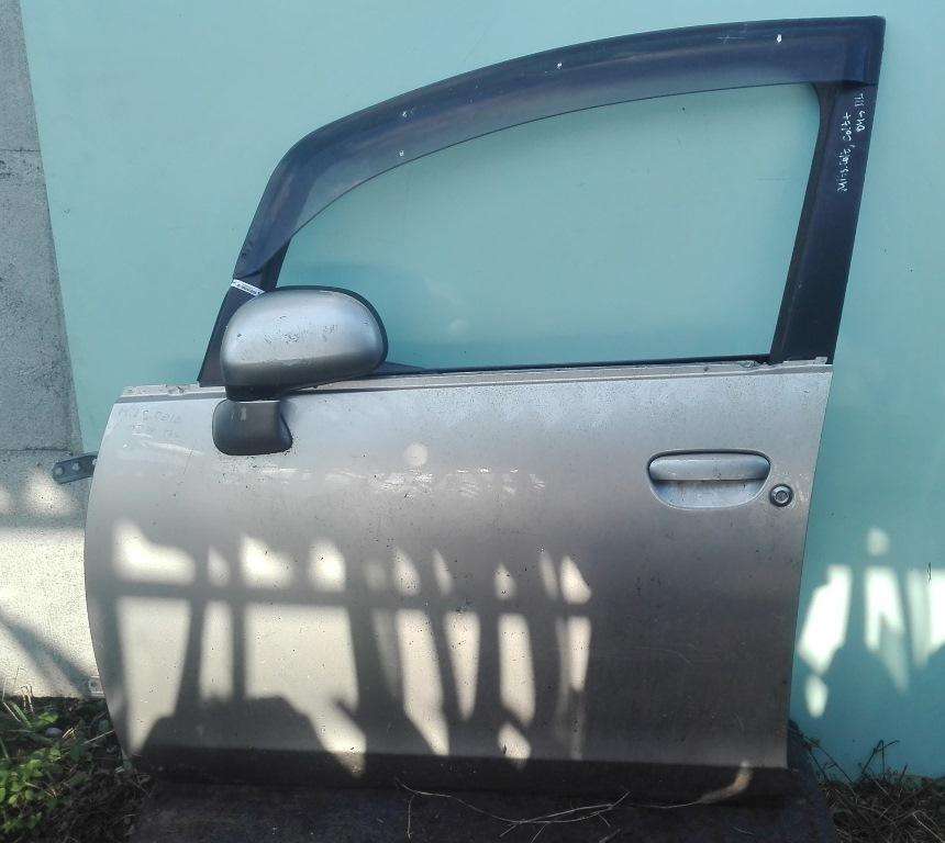 Уплотнитель к Mitsubishi Colt 2006