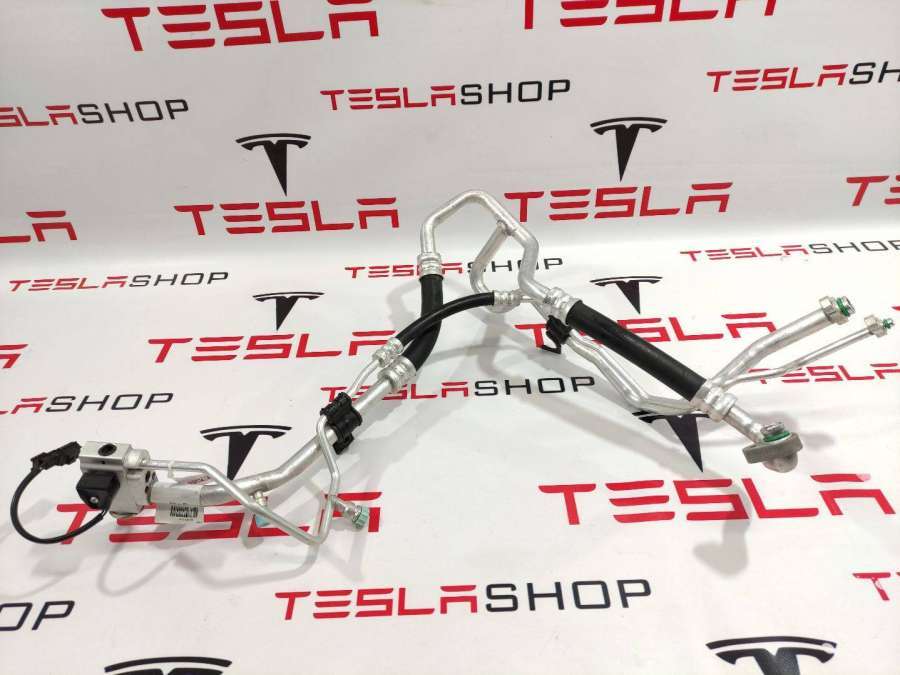 Трубка охлаждающей жидкости металлическая к Tesla Model S 2016