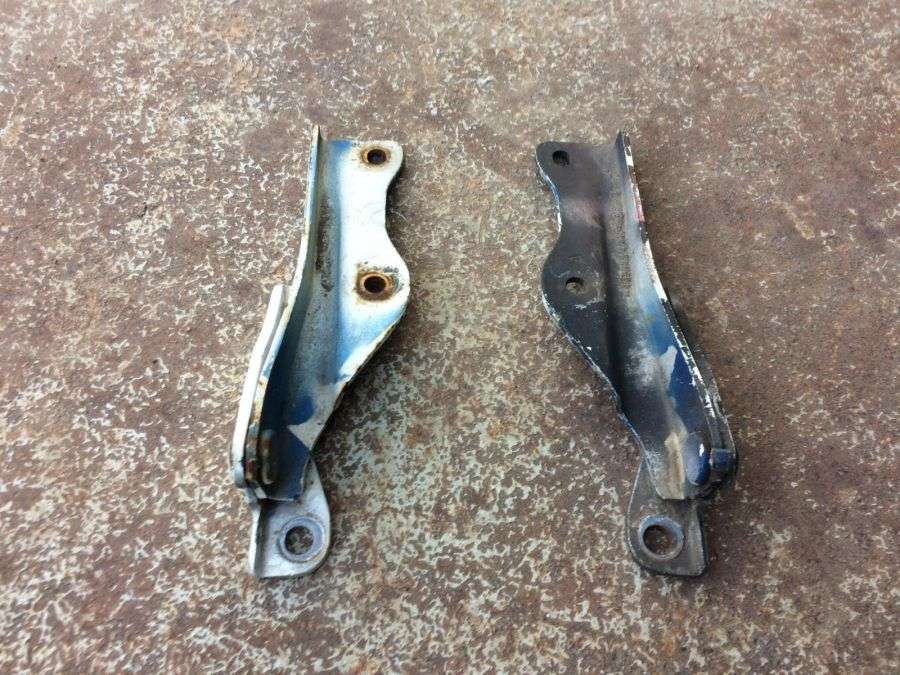 Петля (завеса) капота правая к Subaru Impreza WRX STi 2003