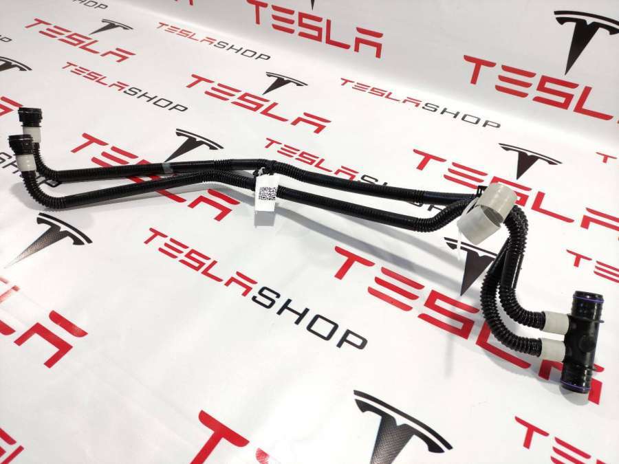 Патрубок радиатора к Tesla Model 3 2020