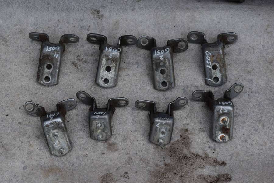Петля двери к Lexus RX 2002