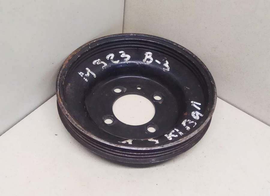Шкив помпы к Mazda 323 1994