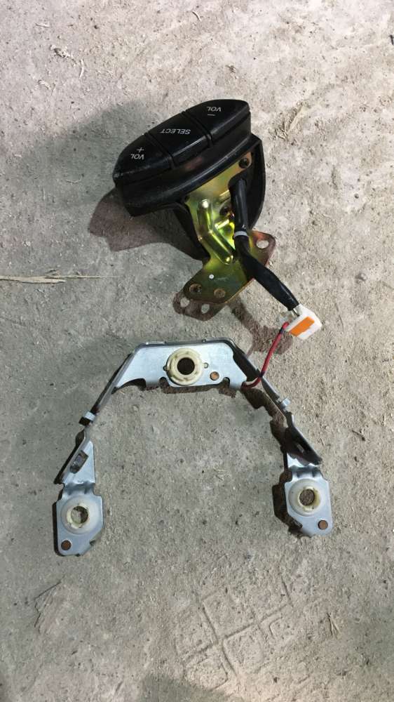 Кнопки руля к Mazda 323 2002