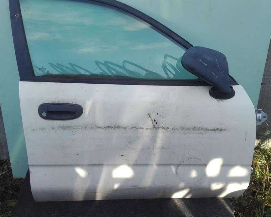 Уплотнитель к Mitsubishi Carisma 1998