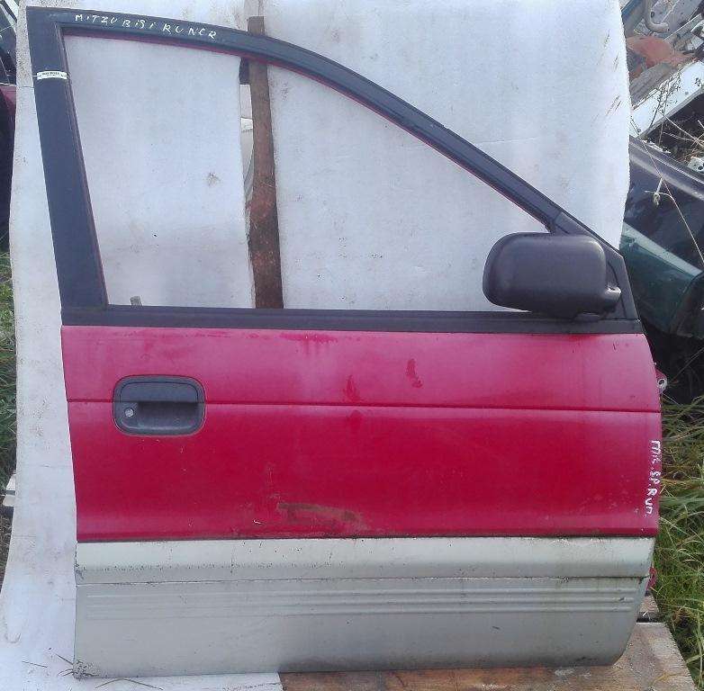 Уплотнитель к Mitsubishi Space Runner 1997